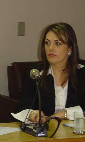 Ana Cristina Ferrareze Cirne assinou o termo de cooperação